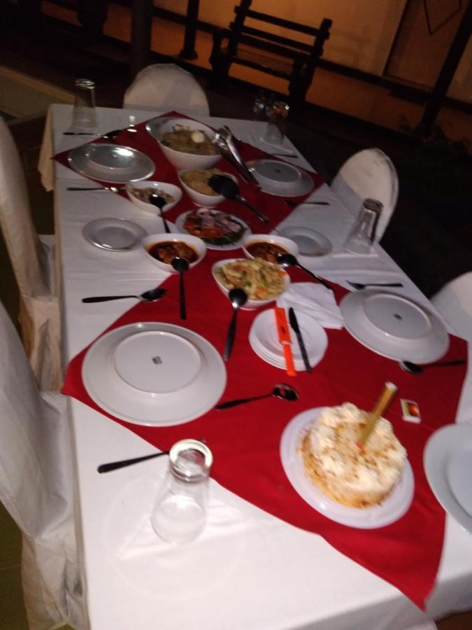 자야싱헤 홀리데이 리조트 카타라가마 외부 사진